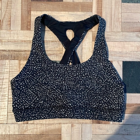 Lululemon Sports Bra size 4. - Picture 1 of 2